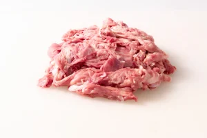 Recorte de carne de ternera con maquina gumar